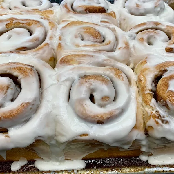 Jumbo Cinnamon Rolls (6 Pack)